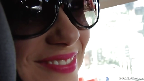 Ta bra and sexy girl action