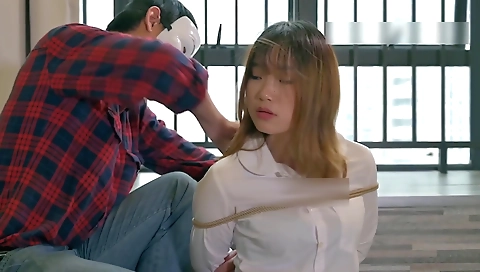 Sexy chick fucks like a slut