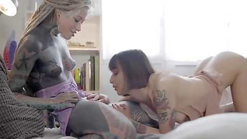 Milf & huge tits and a cum markas