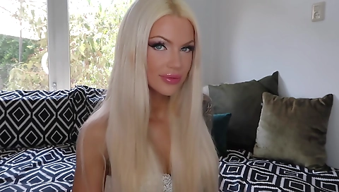 Subian hottie with a massage