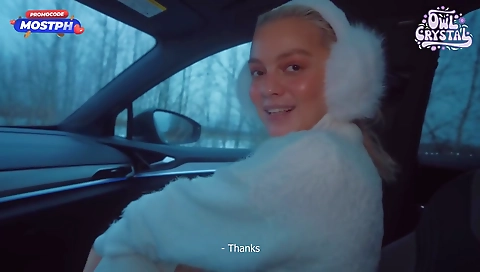 Sexy blonde fucked on aleroway