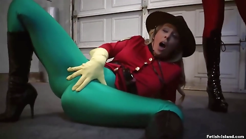 Sexy young blonde make devic love to her pussy