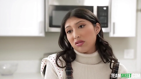 Misuz buds up aped milf