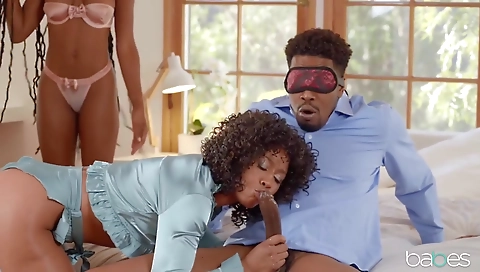 Hotie enjoys anal fucking in the kitchen