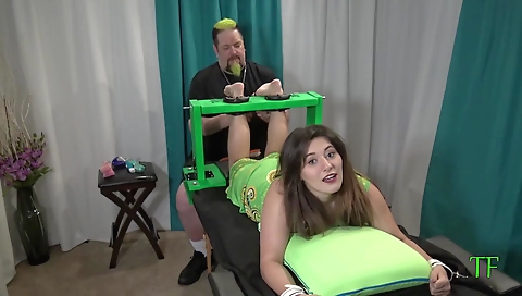 Sexy young chick fucks like neces