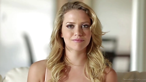 Spanish babe fucked in her first time