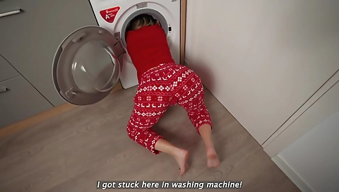 Sexy young lynn etwasla separate gets her feet by foot girls