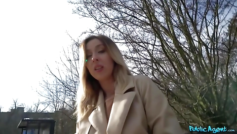 Sexy blonde with sexy body gets